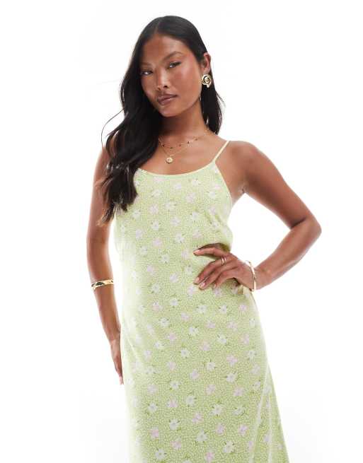 Miss Selfridge Petite – Träger-Maxikleid in Grün mit Blümchenmuster und U-Ausschnitt, 2 von 4