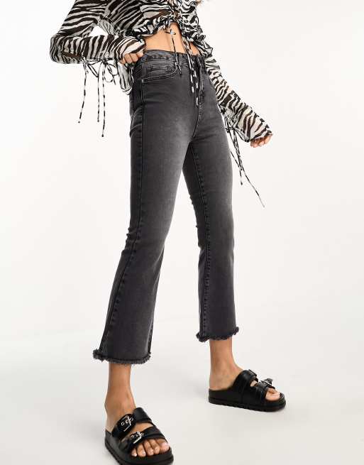 Miss Selfridge Petite – Verkürzte Schlagjeans in Schwarz, 3 von 5