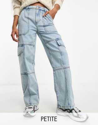 Miss Selfridge Petite - Weite Cargo-Jeans in hellblauer Waschung