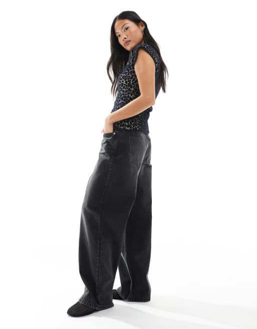 Miss Selfridge Petite – Weite Jeans in verwaschenem Schwarz, 3 von 5