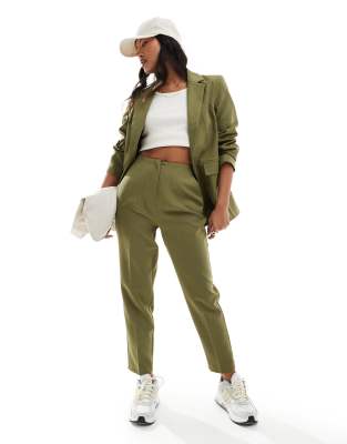 Miss Selfridge Petite - Zigarettenhose in Khaki mit hohem Bund-Grün