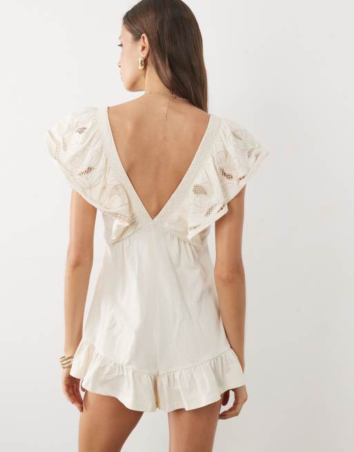 Miss Selfridge playsuit med broderi og flæser i creme, 4 af 4