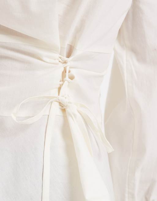 Miss Selfridge pleat detail fitted shirt in white, 3 of 4