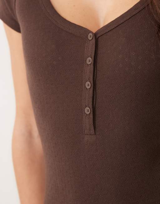 Miss Selfridge – Pointelle-Body in Schokobraun mit Knopfleiste, 3 von 4