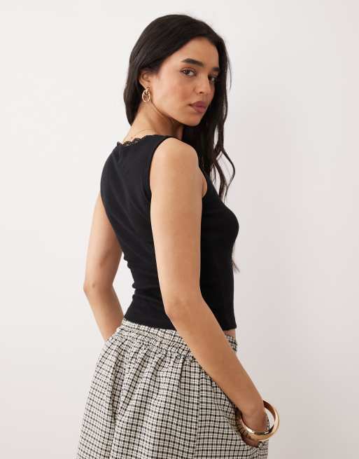 Miss Selfridge – Pointelle-Trägertop in Schwarz mit Knopfleiste und Spitzenborte, 4 von 4