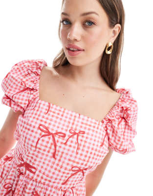 Miss Selfridge poplin tiered mini smock dress in pink gingham bow print |  ASOS