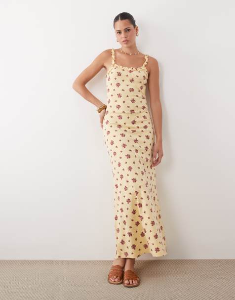 Miss Selfridge – Prążkowana sukienka maxi na ramiączkach w drobny kwiatowy wzór - view 1