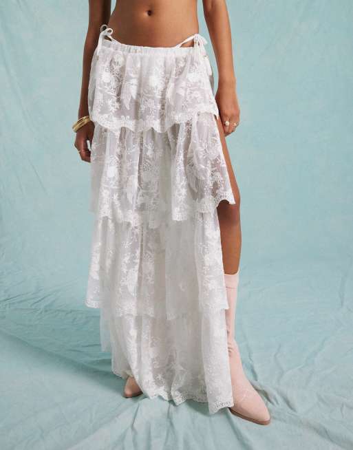 Miss Selfridge premium beach tiered lace maxi skirt in cream, 5 of 5