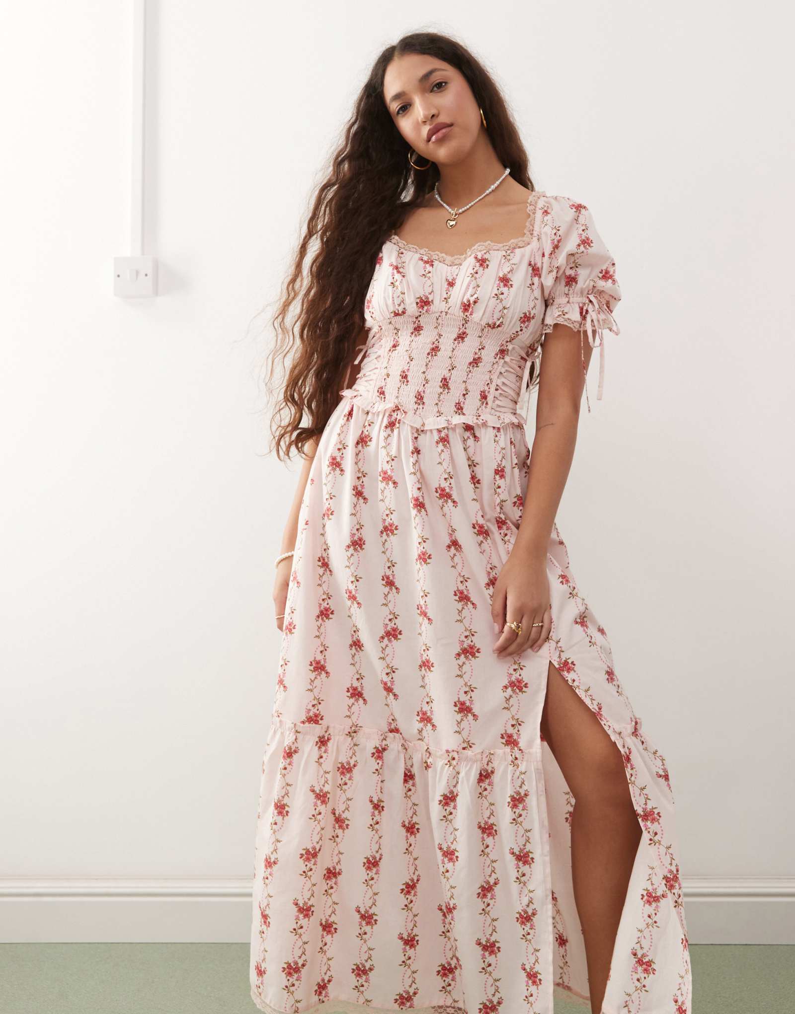 Макси-платье для молочницы Мисс Селфридж с принтом и корсетом в винтажном цветочном стиле