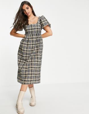 puff sleeve midi dress in seersucker check-Brown