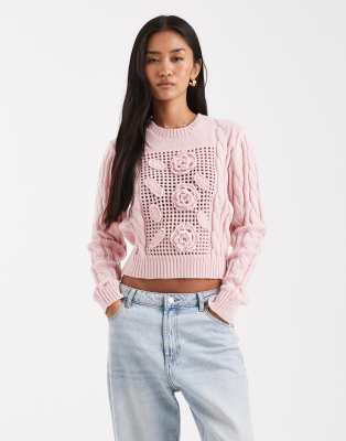 Miss Selfridge - Pull court en maille au crochet floral - Rose doux