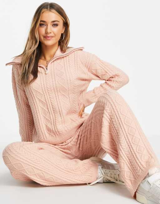 Miss Selfridge - Pull d'ensemble en maille torsadée avec demi-fermeture éclair ornée de perles fantaisie - Rose - PINK