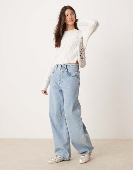 Miss Selfridge – Pullover in Creme mit Rückenausschnitt, Zopfmuster und Kunstperlenbesatz, 4 von 4