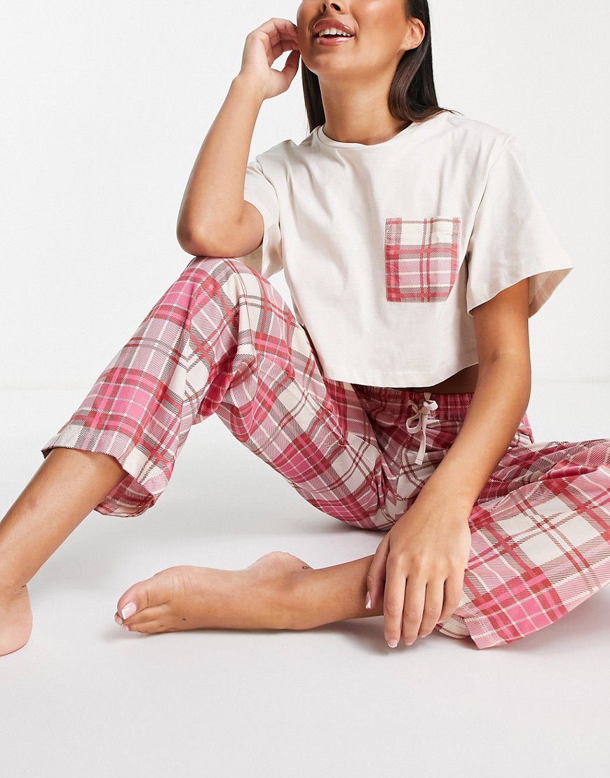 Miss Selfridge - Pyjama avec t-shirt coupe carrée en jersey et pantalon à carreaux-Rose