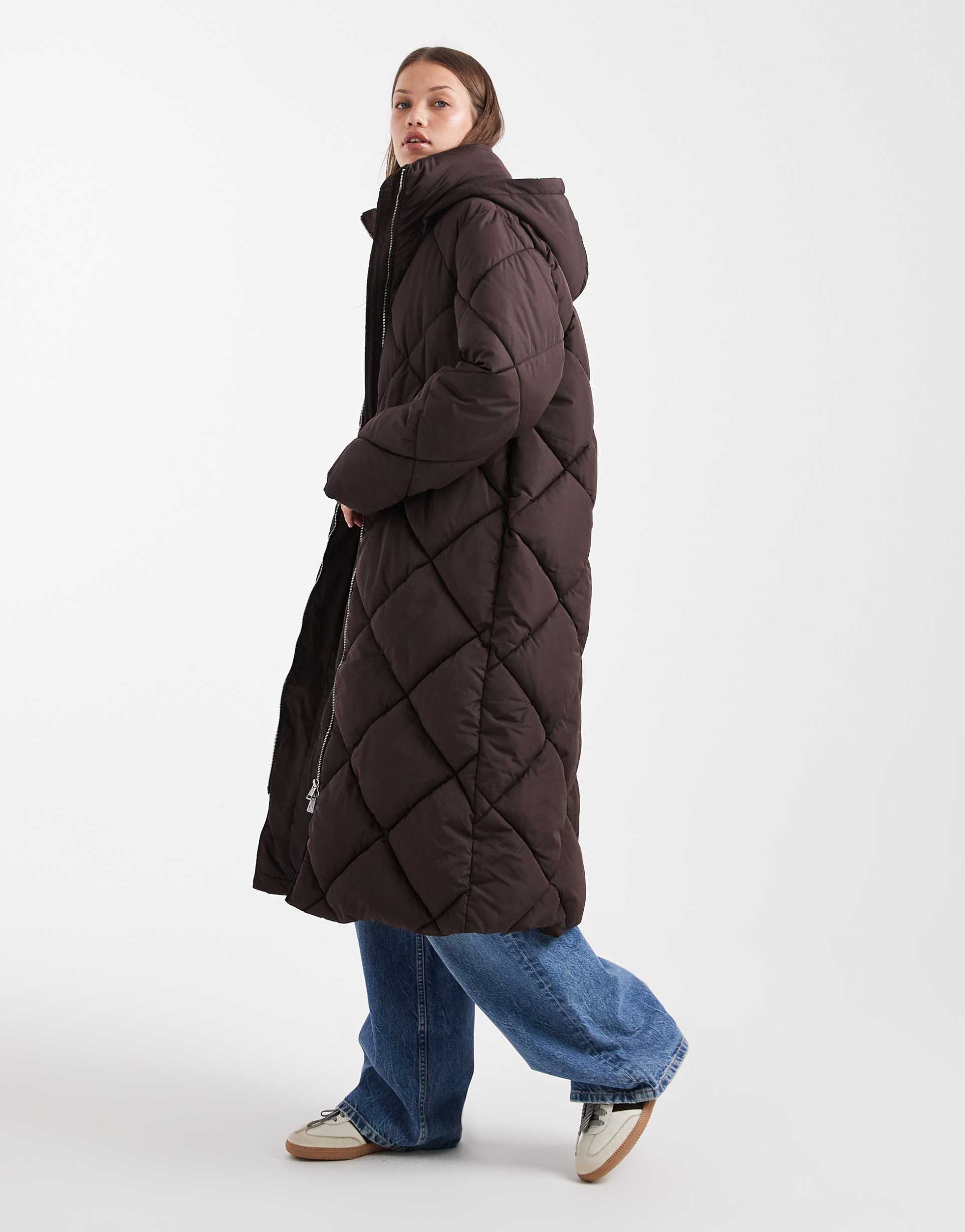 miss selfridge quilted hooded maxi puffer coat in chocolate