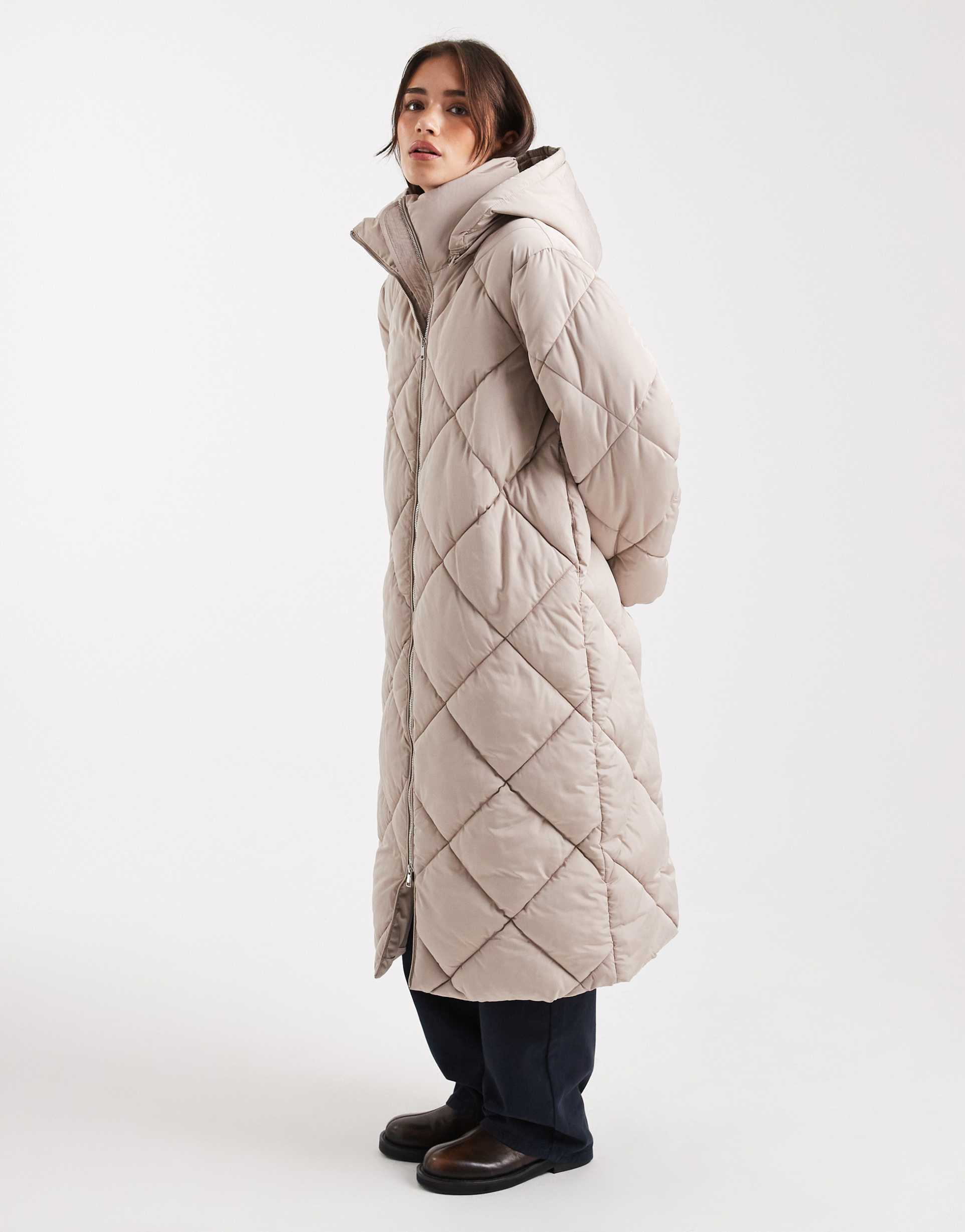 miss selfridge quilted hooded maxi puffer coat in mocha
