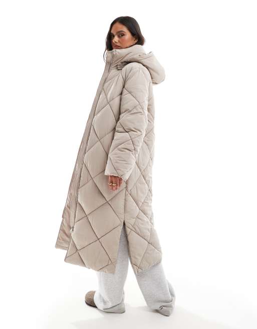 Miss Selfridge quilted hooded maxi puffer coat in mushroom, 2 of 4