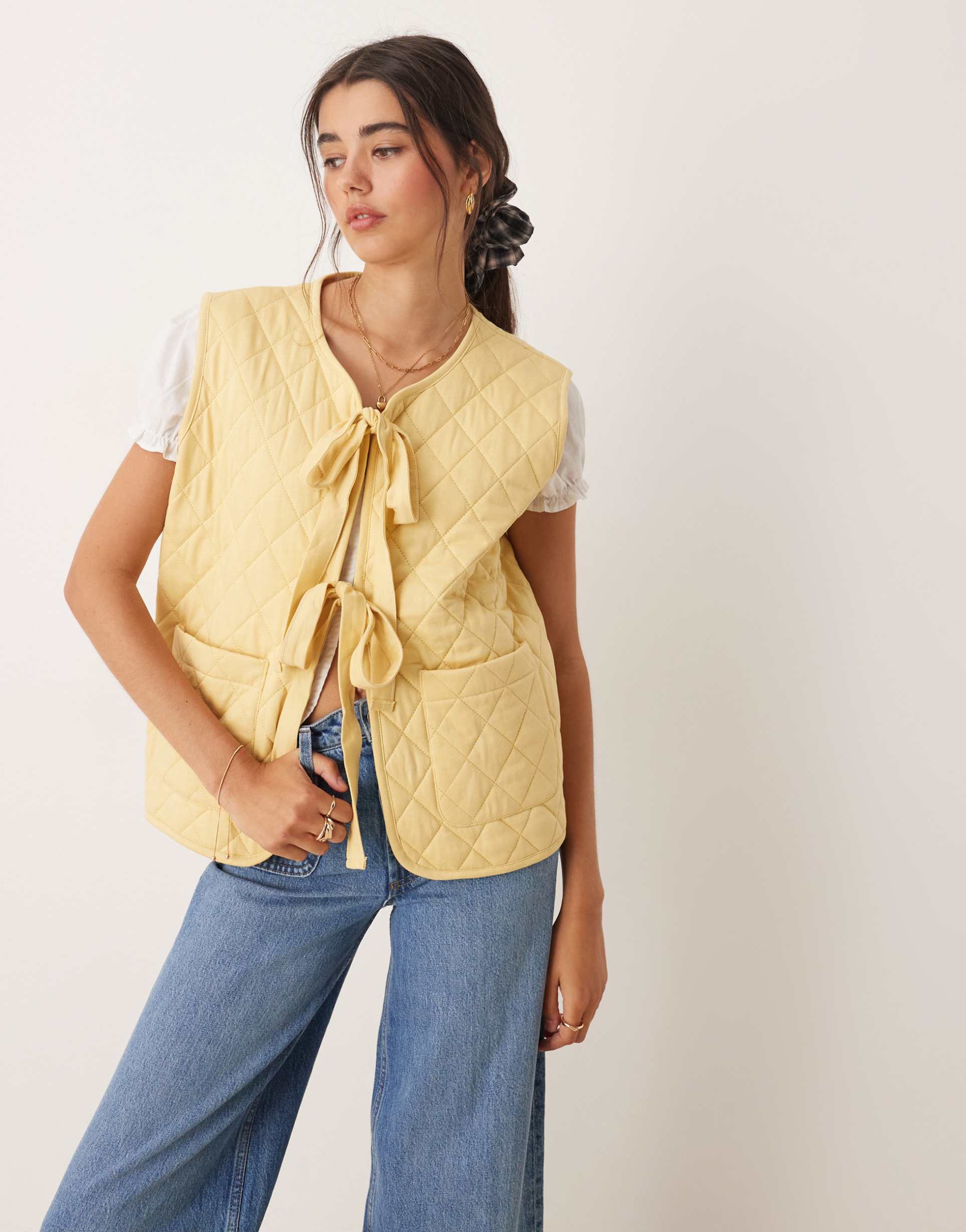 miss selfridge quilted vest in buttermilk