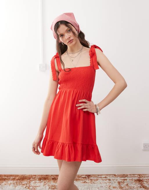 Miss Selfridge - Rød minikjole med rynkedetalje og bindebånd på skuldrene, 2 af 4
