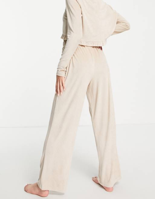 Miss Selfridge – Ribbad pyjamas i velour med crop top och byxor  , 3 av 4