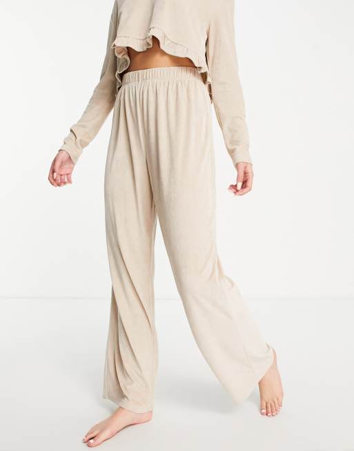 Miss Selfridge – Ribbad pyjamas i velour med crop top och byxor  , 4 av 4