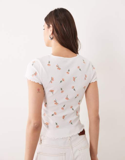 Miss Selfridge – Ribbstickad, kortärmad t-shirt med broderi och rullfåll, 4 av 4