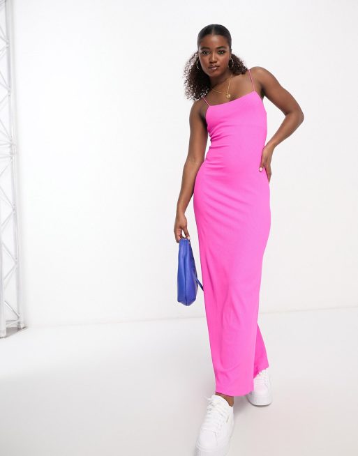Miss Selfridge - Ribstrikket cami-maxikjole med tynde stropper i pink