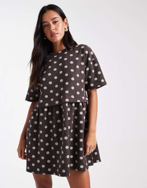 Miss Selfridge - Robe babydoll superposée à pois avec manches courtes - Chocolat, 2 de 4