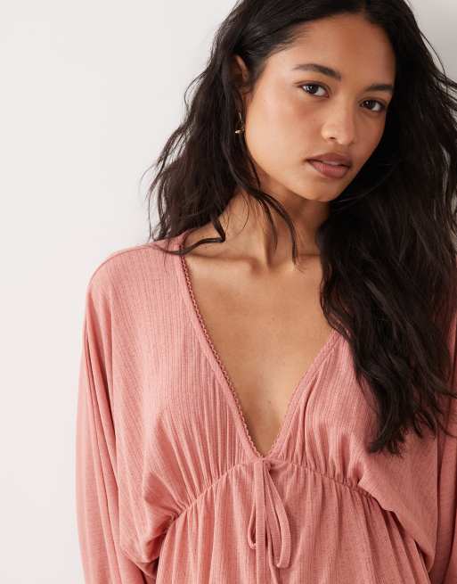 Miss Selfridge robe courte à manches longues chauve-souris à nouer sur le devant rose poudré, 3 de 4