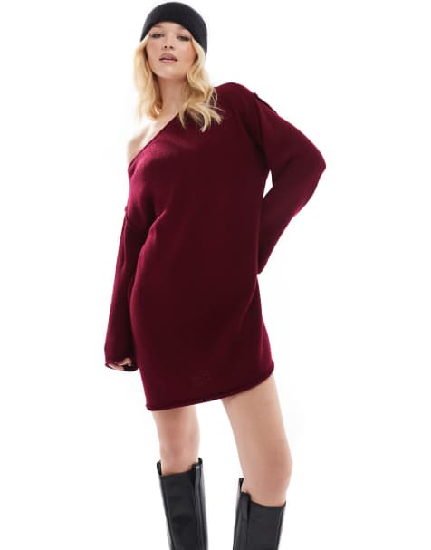 Miss Selfridge - Robe courte ample en maille à épaules dénudées - Bordeaux - view 1