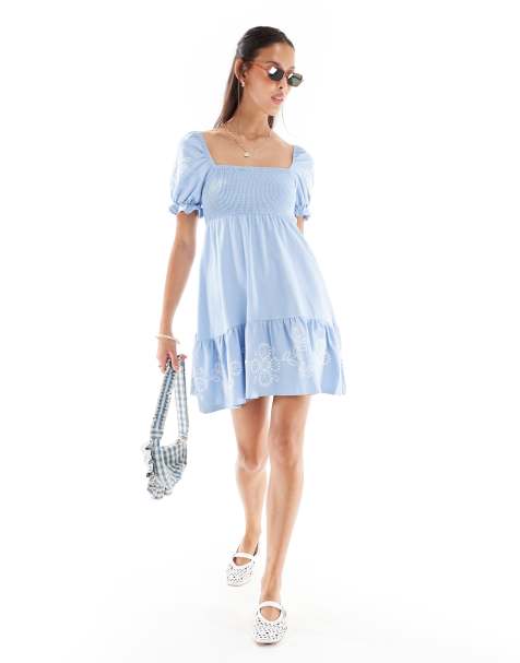 Miss Selfridge - Robe courte avec manches bouffantes et broderies - Bleu et blanc - view 1