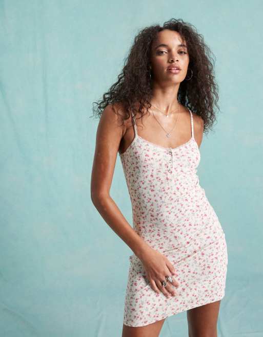 Miss Selfridge - Robe courte côtelée à bretelles avec boutons-pression - Imprimé à petites fleurs