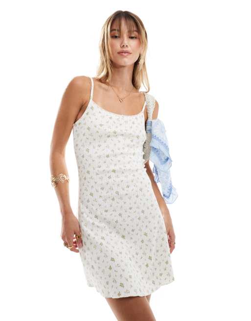 Miss Selfridge - Robe courte en maille pointelle à petites fleurs et bretelles fines