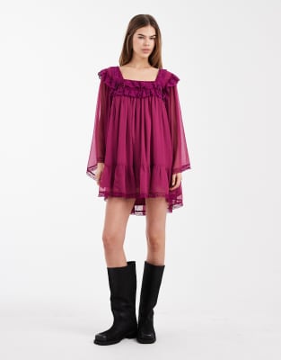 Robe courte en mousseline et dentelle à manches évasées-Rouge 34