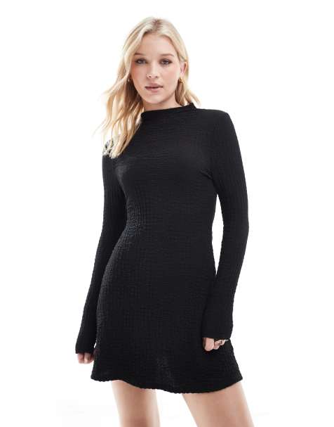 Miss Selfridge - Robe courte texturée ajustée puis évasée à col montant - Noir - view 1