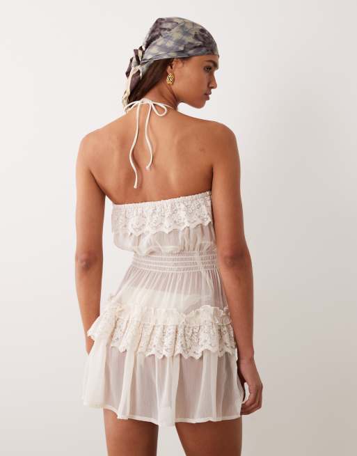Miss Selfridge - Robe de plage courte en dentelle avec encolure bandeau froncée - Crème, 2 de 4