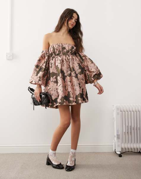Miss Selfridge - Robe en jacquard avec encolure Bardot et manches bouffantes - view 1