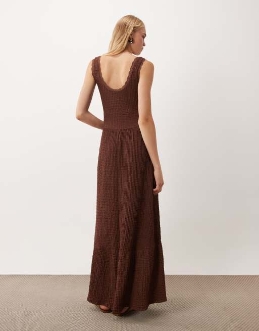 Miss Selfridge robe longue à détails smockés couleur chocolat, 4 de 4