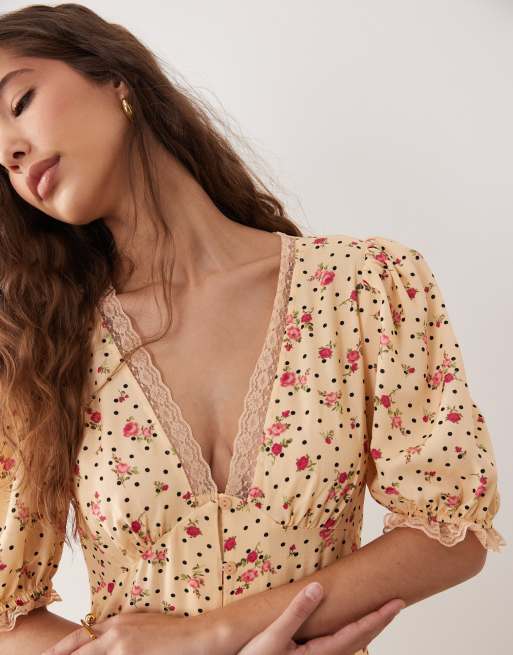 Miss Selfridge - Robe longue boutonnée avec imprimé à petites fleurs et bords en dentelle - Jaune, 3 de 4