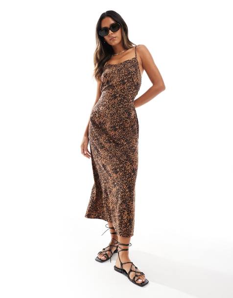 Miss Selfridge - Robe nuisette longue à fines bretelles avec encolure échancrée - Imprimé animal - view 1