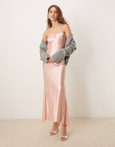 Miss Selfridge - Robe nuisette longue en satin et dentelle - Rose clair - view 1