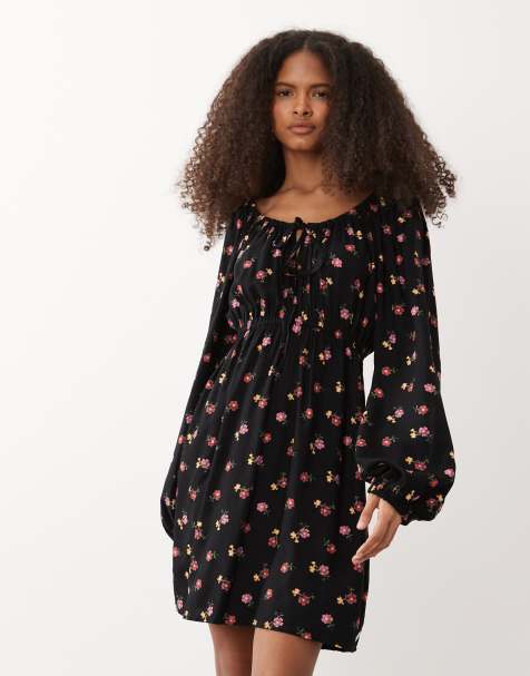 Miss Selfridge - Robe rétro courte à petites fleurs fluide avec encolure dégagée - view 1