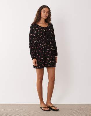 Miss Selfridge - Robe rétro courte à petites fleurs fluide avec encolure dégagée-Multicolore 40