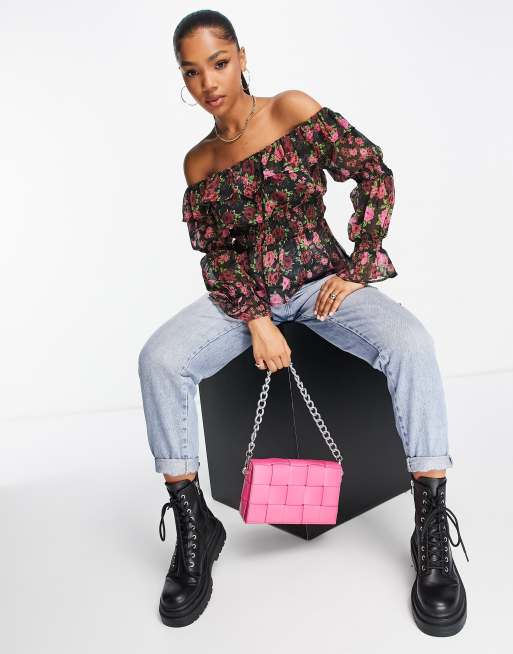 Miss Selfridge – Röd rosenblommig blus med bardot-ringning av chiffong, 2 av 4