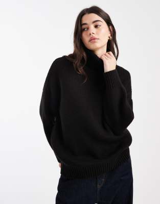 Miss Selfridge - Rollkragenpullover in Schwarz mit Saumschlitz