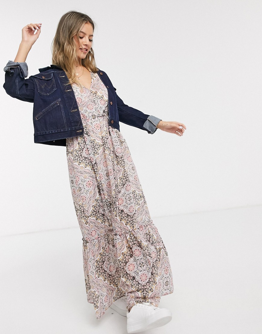 Miss Selfridge – Rosa paisleymönstrad midiklänning med v-ringning och puffärm-Flerfärgad