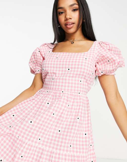 Miss Selfridge – Rosa panelsydd smockklänning med broderier och ginghamutigt mönster , 3 av 4