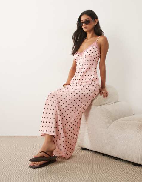 Miss Selfridge – Rosa, prickig midiklänning i satin och spets - view 1