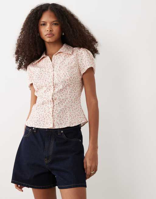 Miss Selfridge – Rosa, småblommig, figurnära poplinskjorta med korta ärmar, 2 av 4