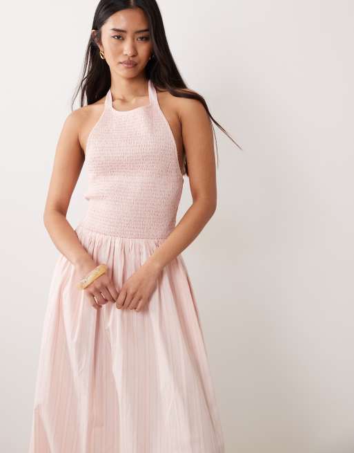 Miss Selfridge – Rosarandig, smockad maxiklänning i poplin med halterneck, 2 av 4